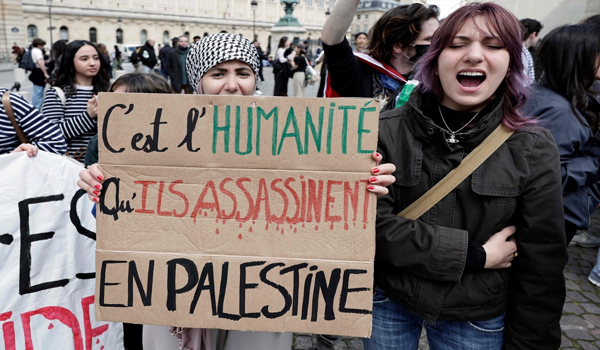 Demonstrasi pro-Palestina oleh mahasiswa di Paris, Prancis