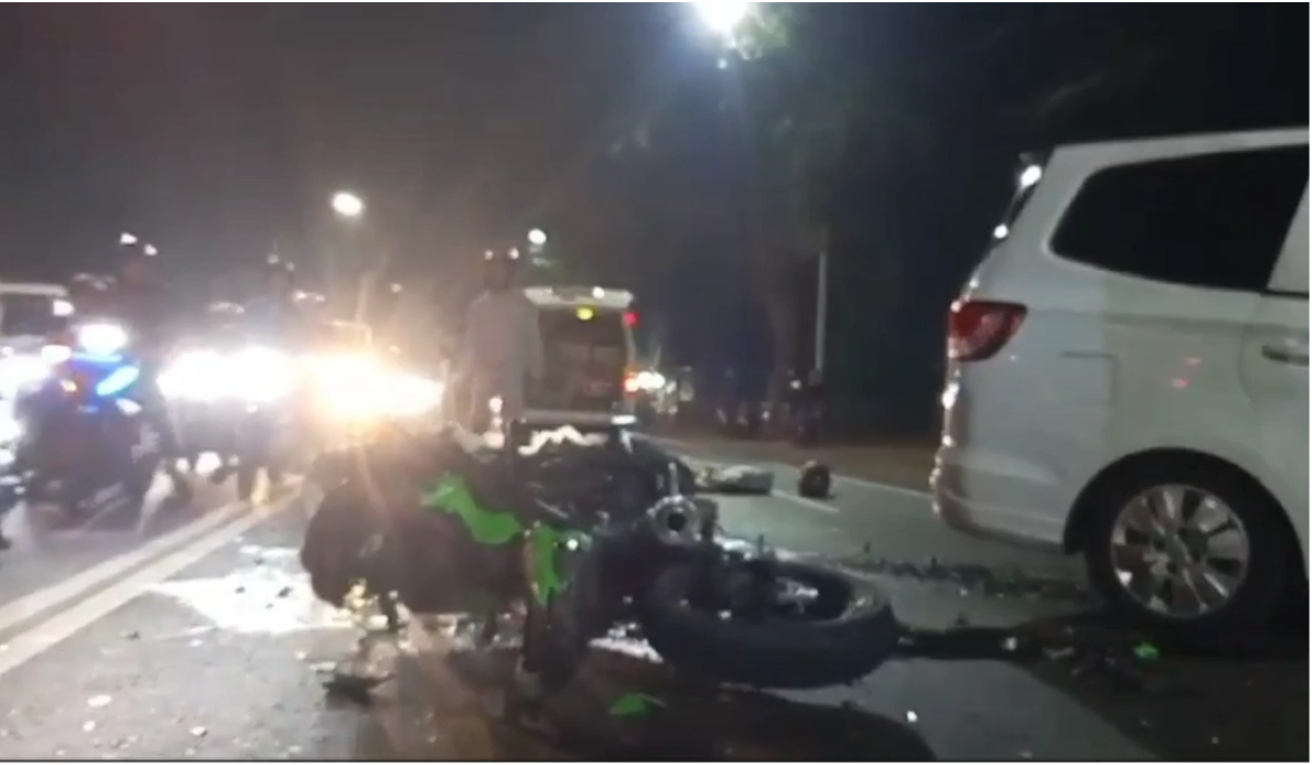 Pengendara Sepeda Motor Tewas Tabrak Mobil Kepala Desa di Sidoarjo