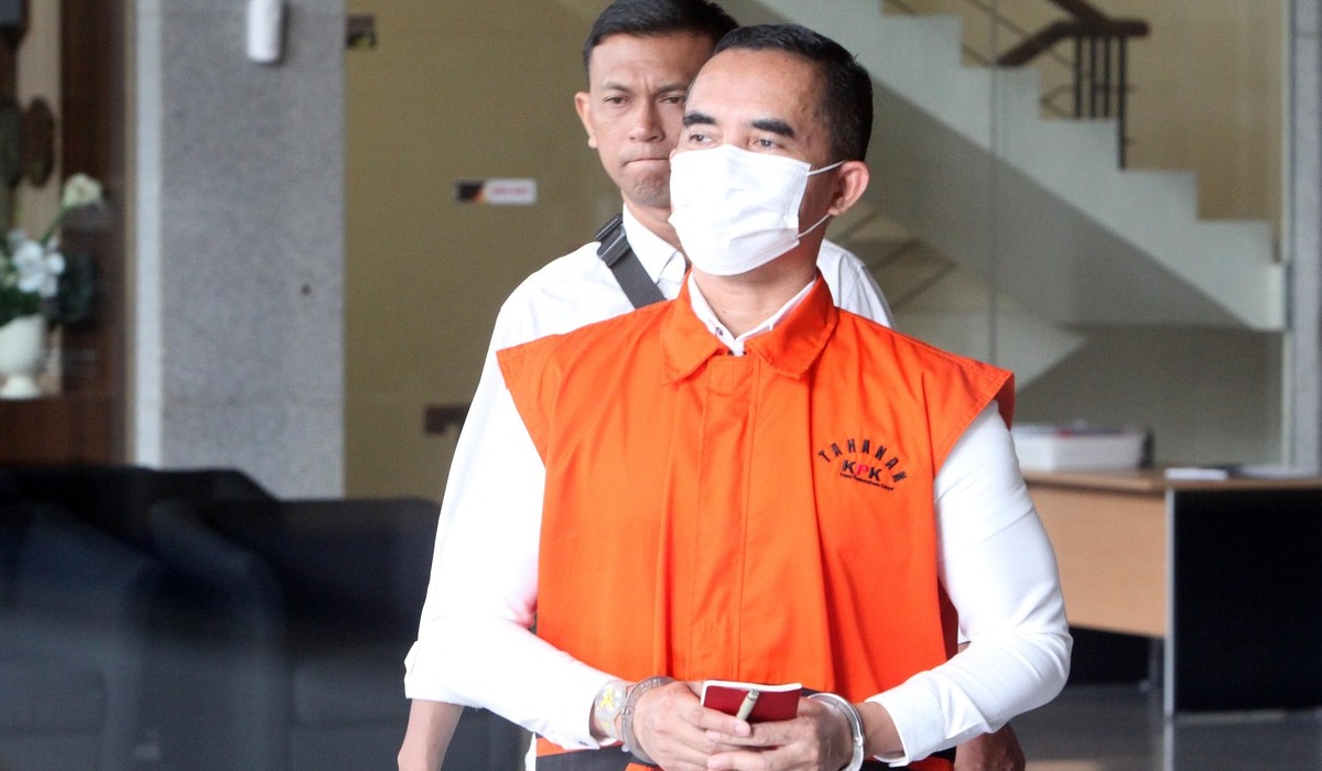 Tersangka Mantan Kepala Kantor Bea Cukai Yogyakarta Eko Darmanto.