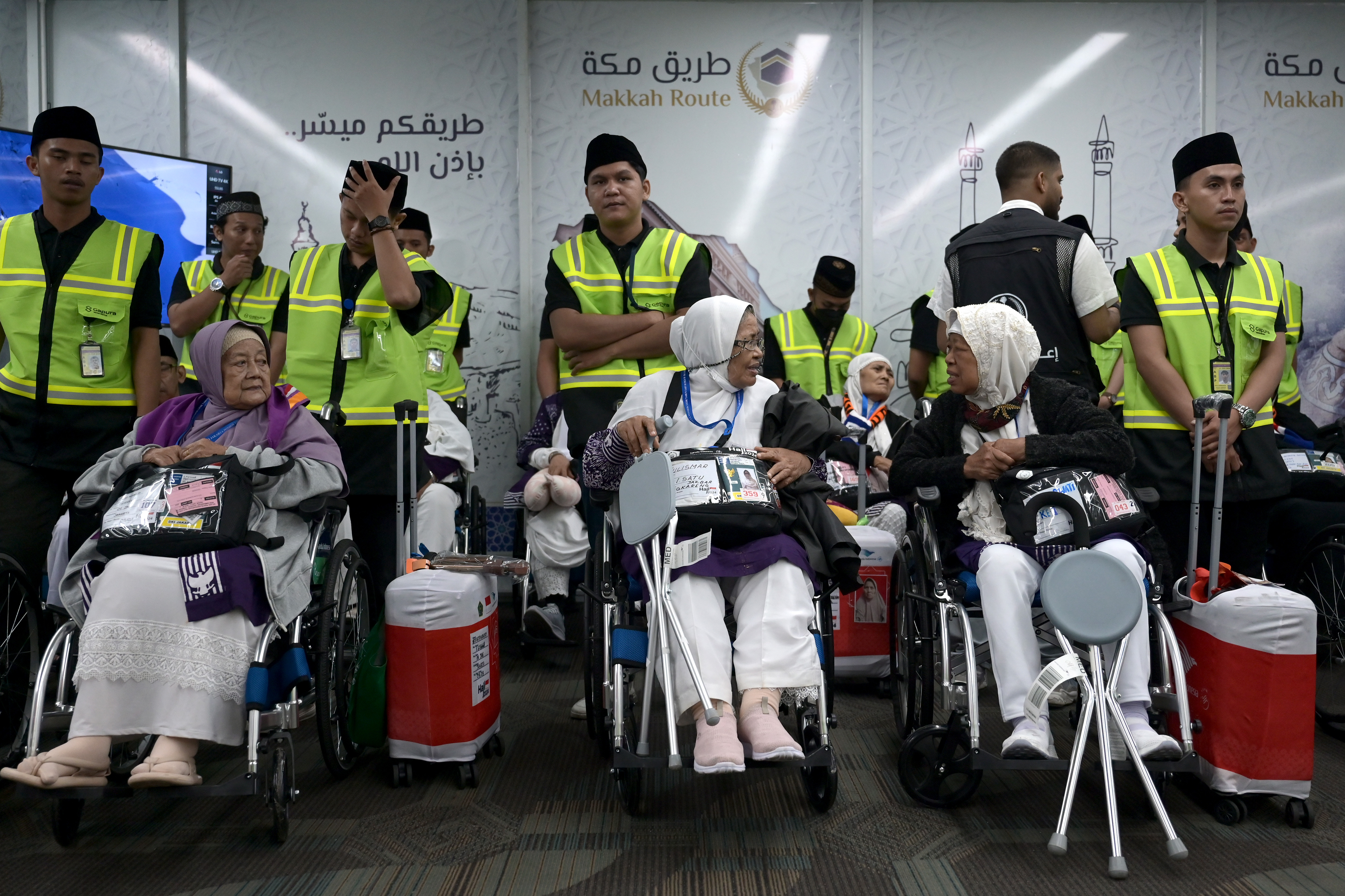 Pelepasan keberangkatan kloter pertama jamaah calon haji Indonesia