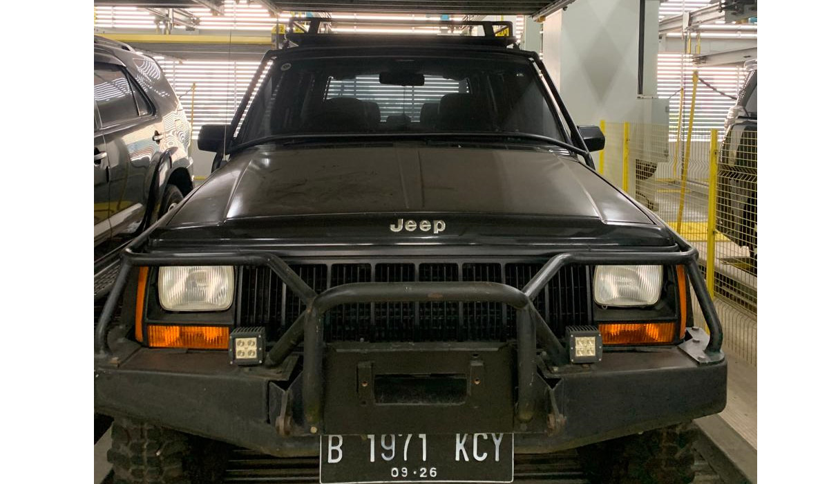 KPK melelang dua mobil milik mantan Wali Kota Bekasi Rahmat Effendi yang mendapatkan hukuman 12 tahun penjara.