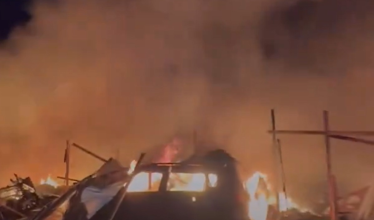 Para kritikus berpendapat ketidakmauan pemerintahan AS mempertanggungjawabkan Israel dan bantuan militer, melemahkan komitmen Biden