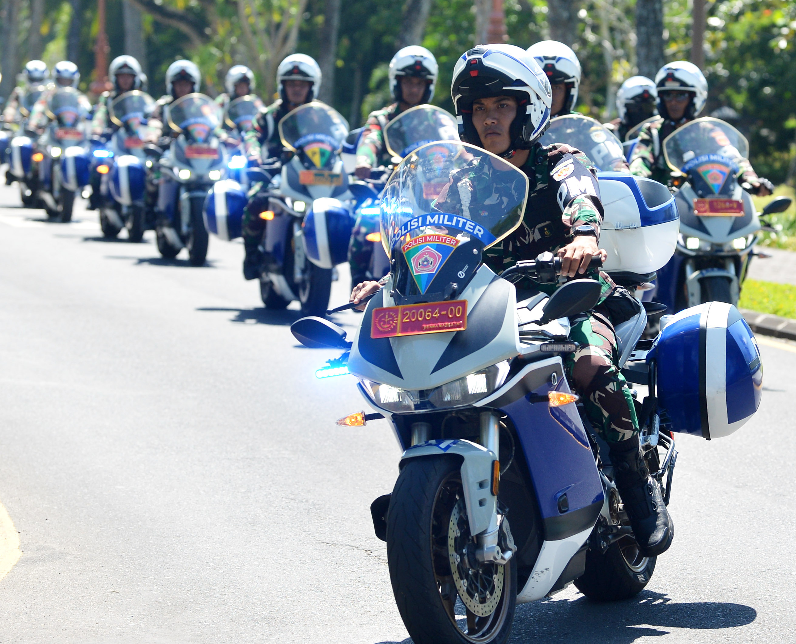Simulasi pengawalan kendaraan delegasi World Water Forum