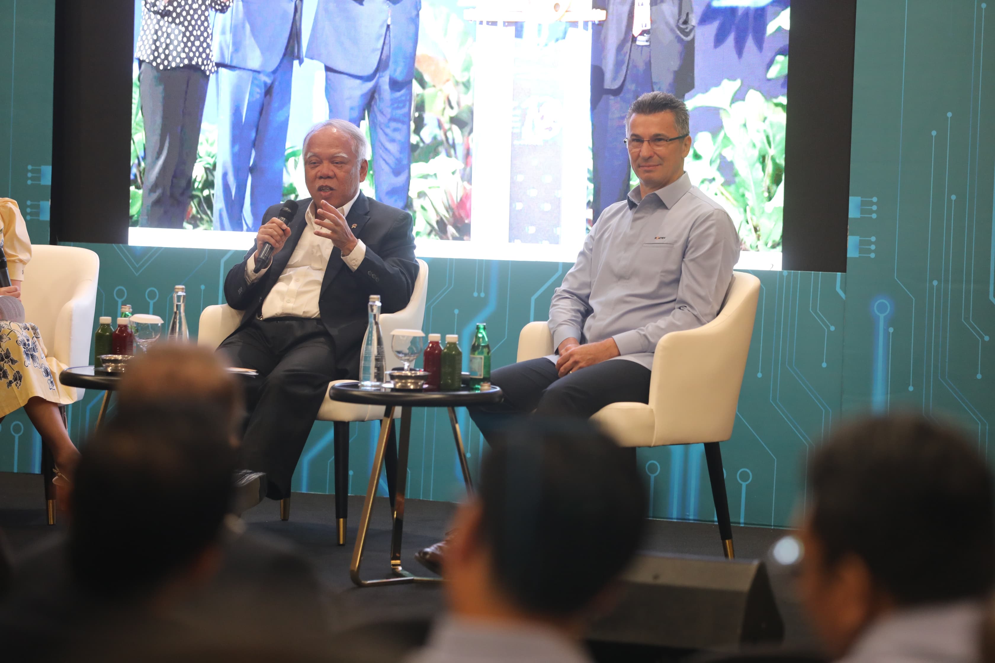 Menteri PUPR Basuki Hadimuljono (kiri