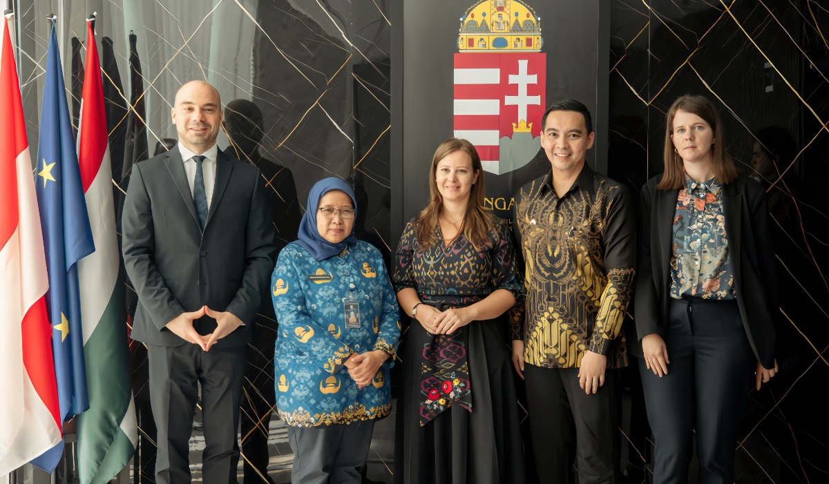 Pembukaan kantor ini menandai babak baru dalam hubungan bilateral antara Hungaria dan Indonesia, khususnya bidang bisnis dan pendidikan.