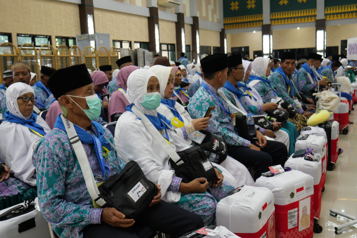 Jamaah Calon Haji Kloter 1 Asal OKU Timur tiba di Asrama Haji Palembang, Jumat (26/5/2023).