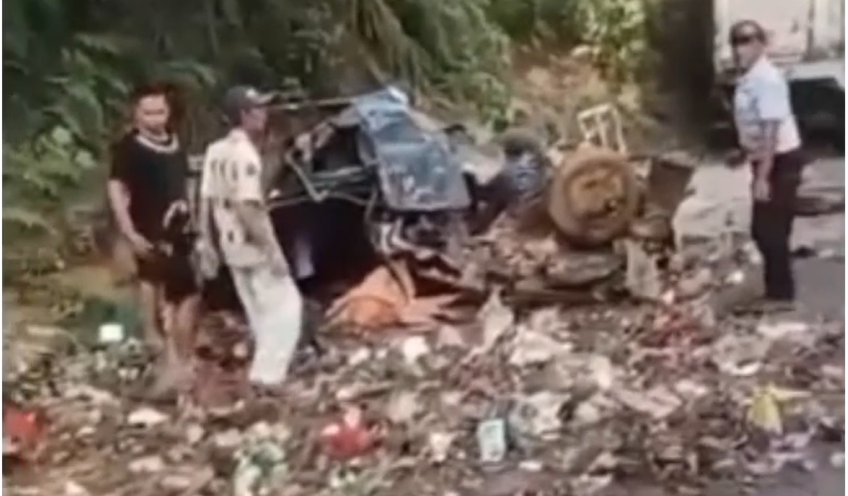 Kecelakaan beruntun di Cipatat.