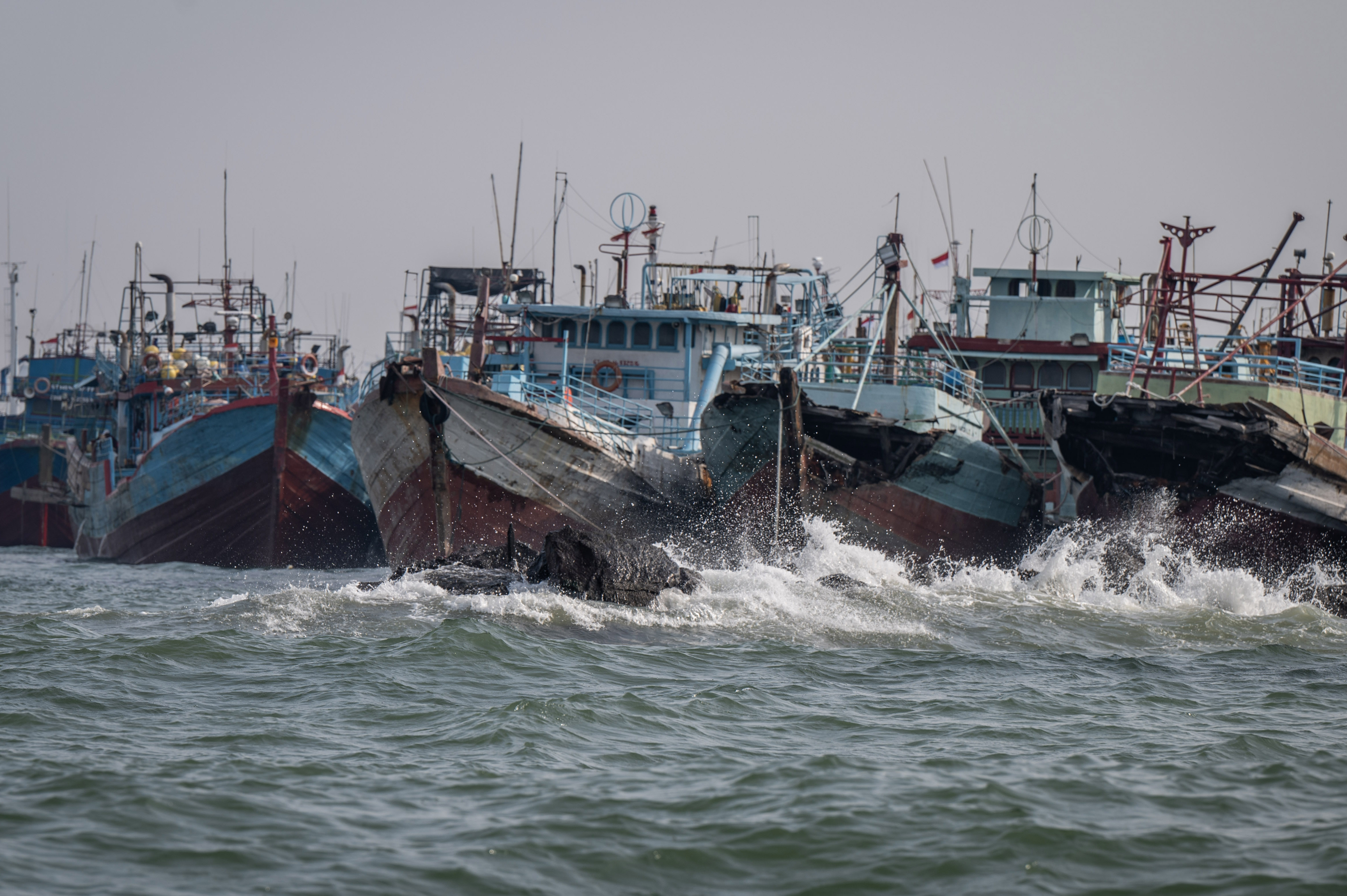 BMKG Tetapkan 14 Daerah Berstatus Waspada Dampak Cuaca Ekstrem