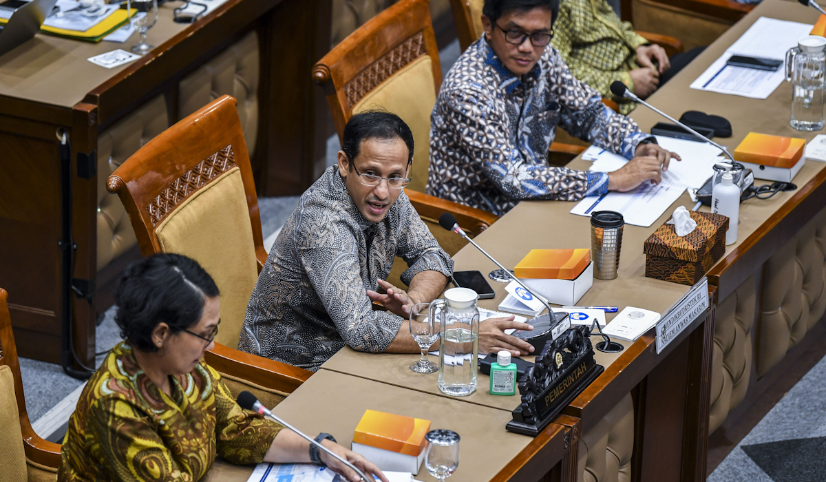 Mendikbud Ristek Nadiem Makarim saat rapat membahas kebijakan pengelolahan anggaran pendidikan bagi PTN