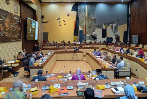 Ide DPR legalkan politik uang dinilai merusak pemilu