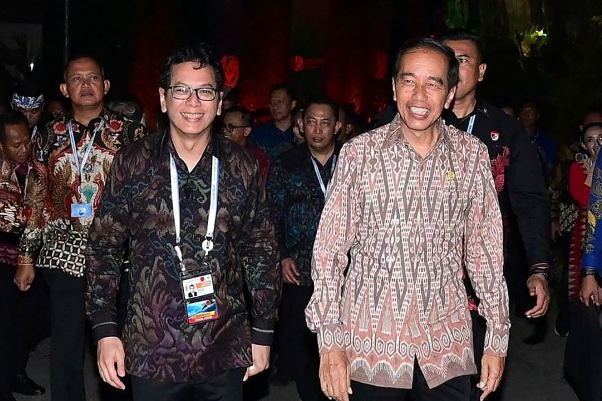 Presiden Jokowi (kanan).