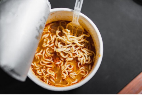 ilustrasi makanan berbahan dasar tepung