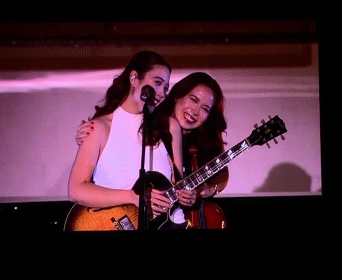 Laufey dan Junia di Java Jazz Festival 2024, Jumat (24/5) malam.