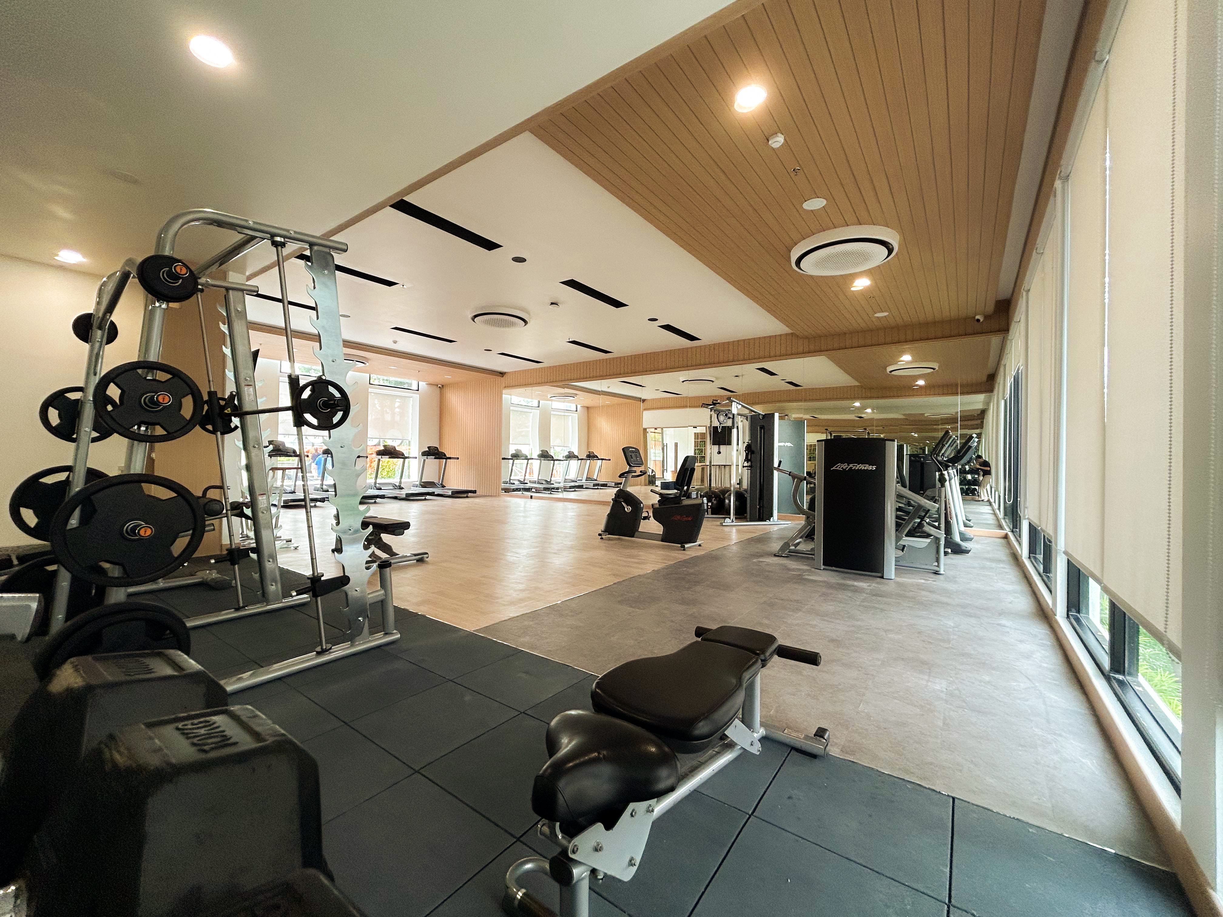 Fasilitas pusat kebugaran Hotel Novotel Tangerang