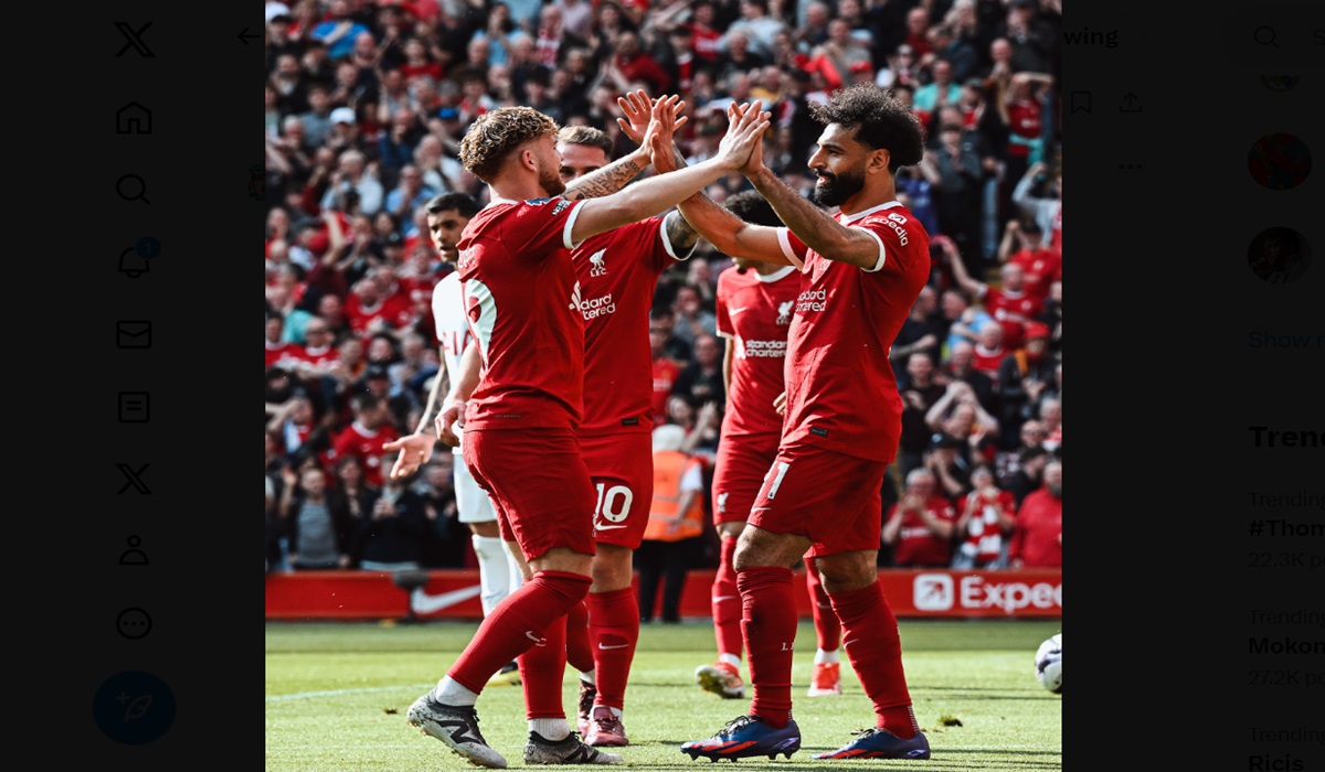 Para pemain Liverpool melakukan selebrasi usai mencetak gol ke gawang Tottenham Hotspur di laga Liga Primer Inggris.