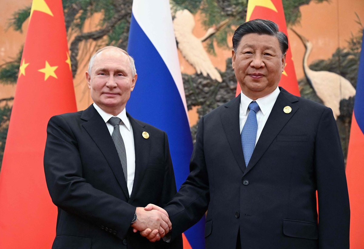 Presiden Rusia Vladimir Putin tiba di Beijing, menegaskan hubungan dekat dengan pemimpin Tiongkok, Xi Jinping