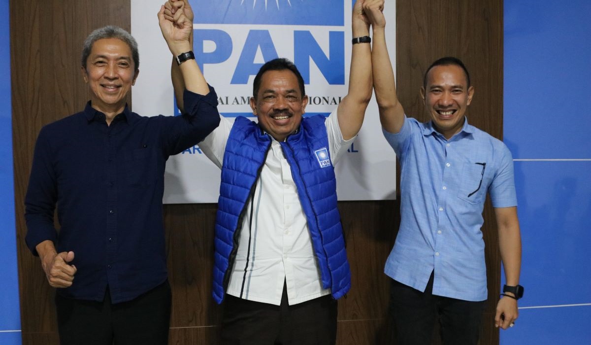 Ketua DPD Golkar Kota Bogor, Rusly Prihatevy, Ketua DPD PAN Kota Bogor Bedjo Santoso, dan calon Wali Kota Bogor, Dedie A Rachim.