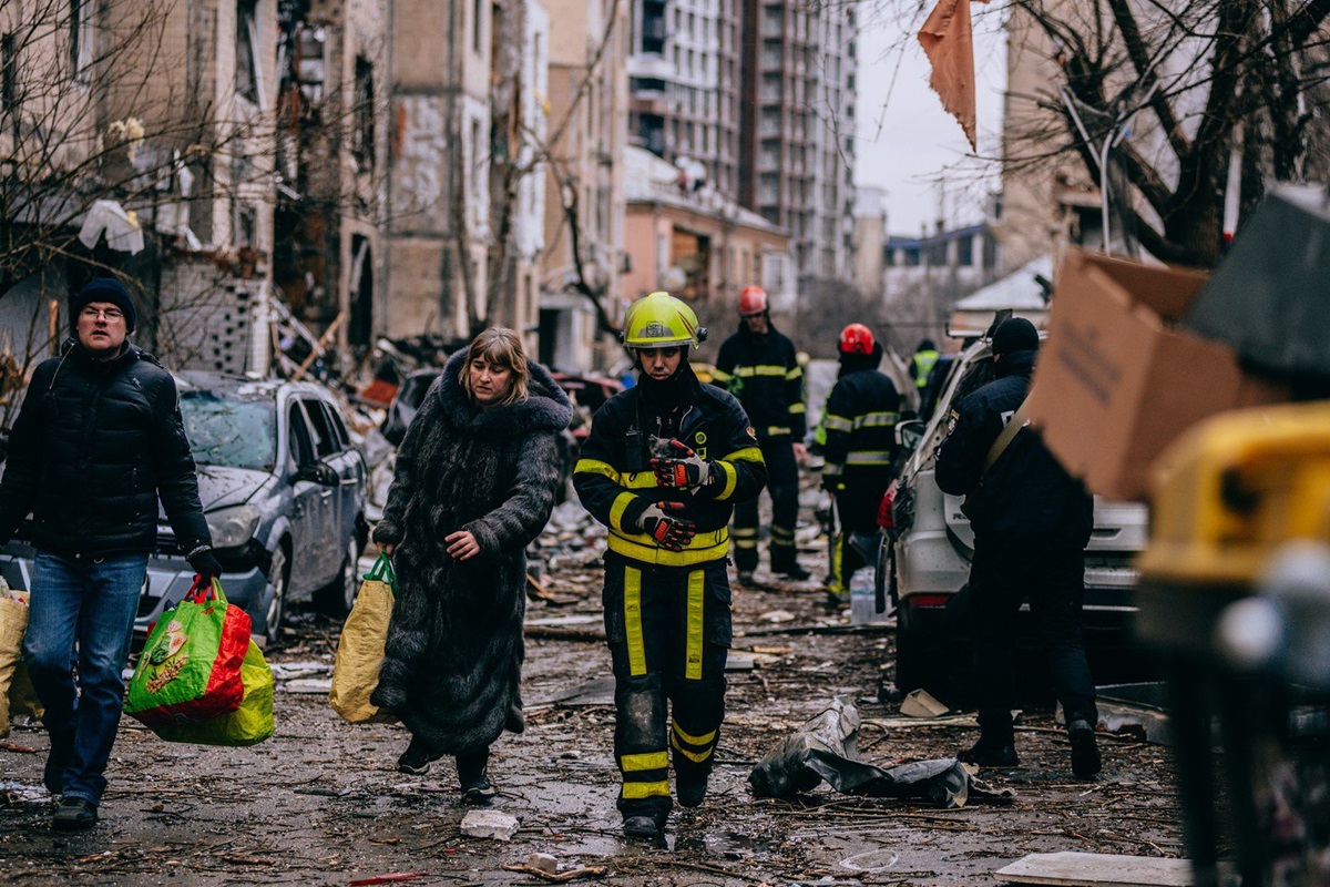 Ukraina telah menarik mundur pasukannya dari beberapa desa di wilayah perbatasan Kharkiv menyusul tekanan terus-menerus dari pasukan Rusia. 