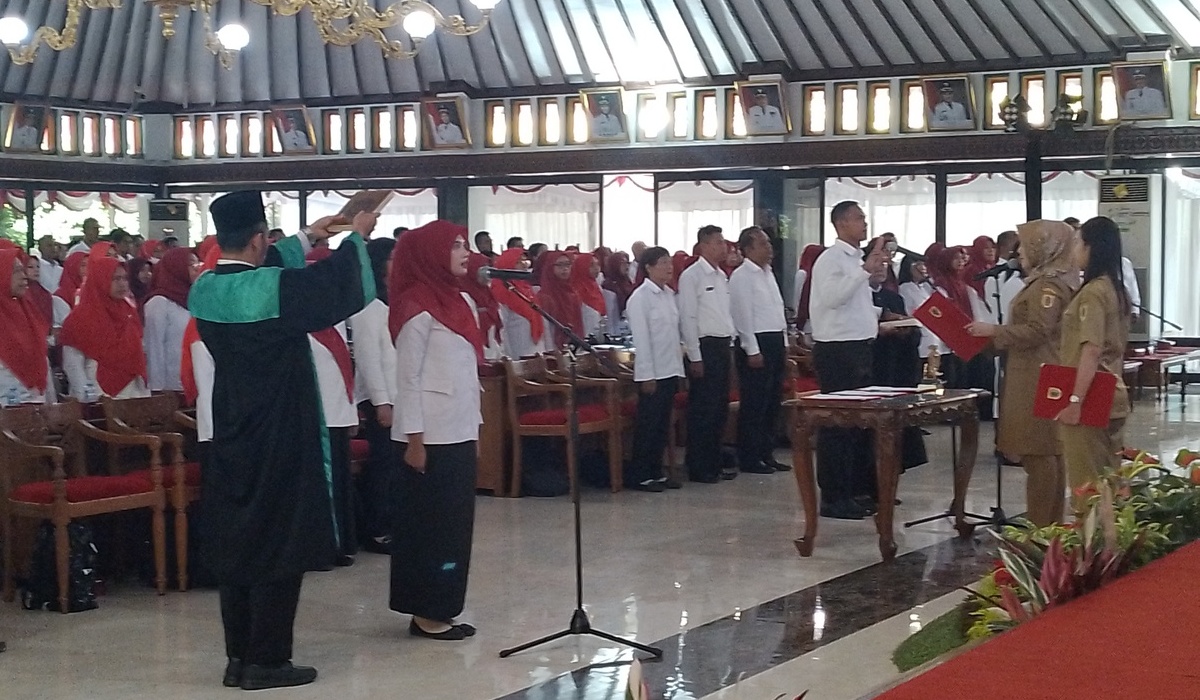 Bupati Klaten Mengambil Sumpah Janji 251 PPPK