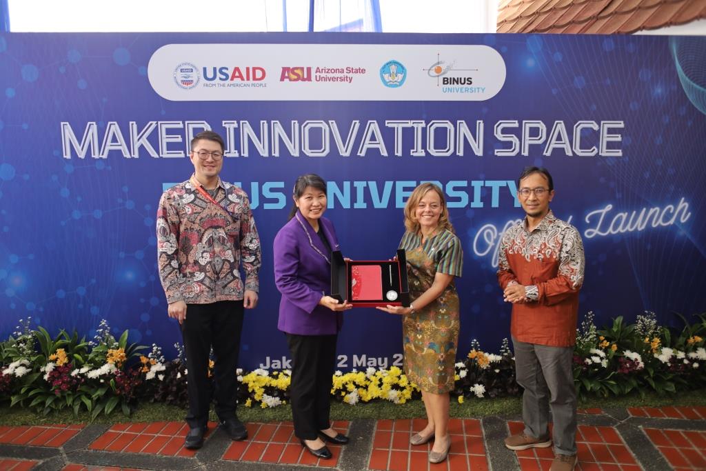 Maker Innovation Spaces (MIS) didirikan di Unviversitas BINUS, Universitas Hasanuddin (Unhas), dan Institut Teknologi Bandung (ITB)