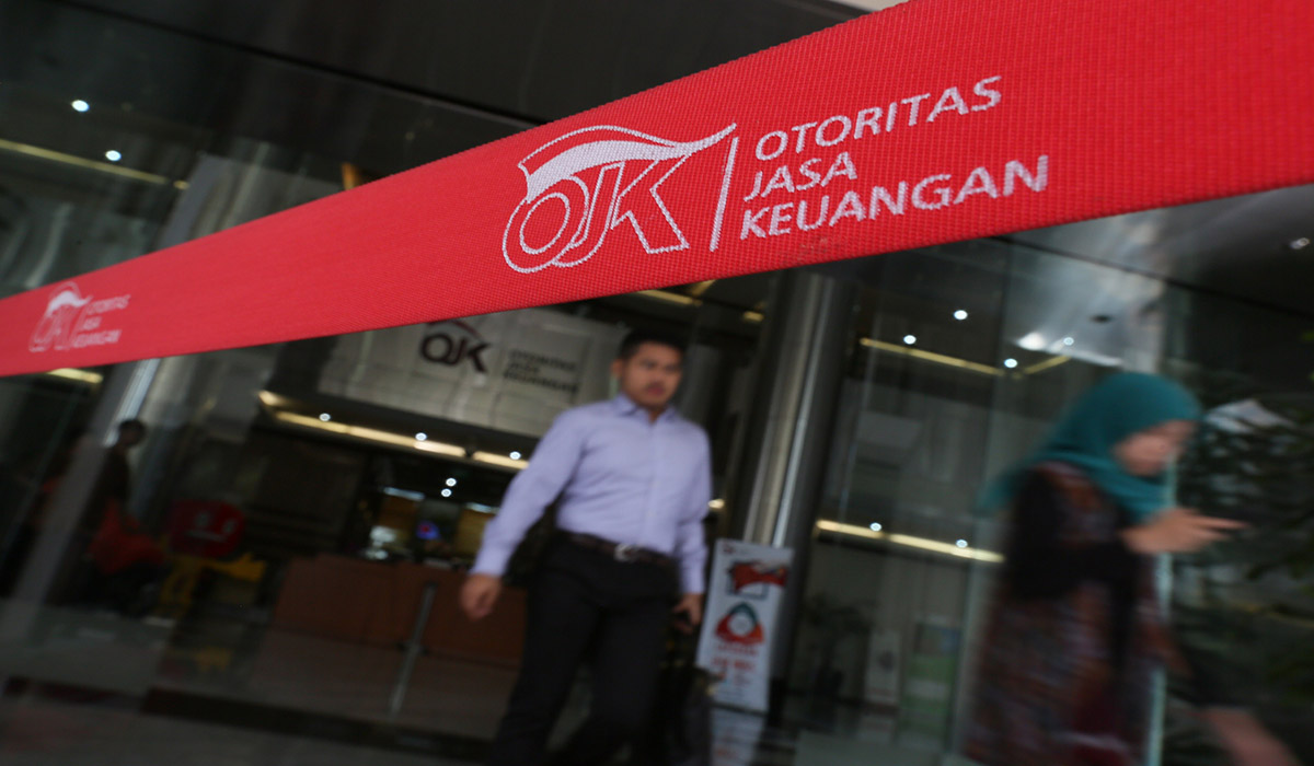 Aktivitas di Kantor Pusat Otoritas Jasa Keuangan (OJK).