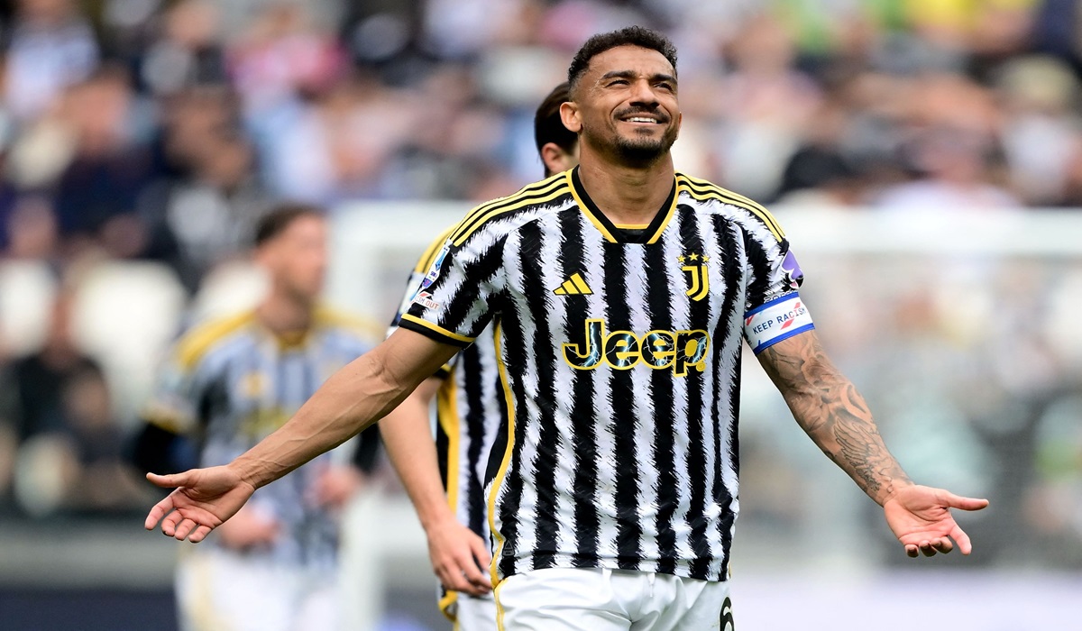 Bek Juventus Danilo