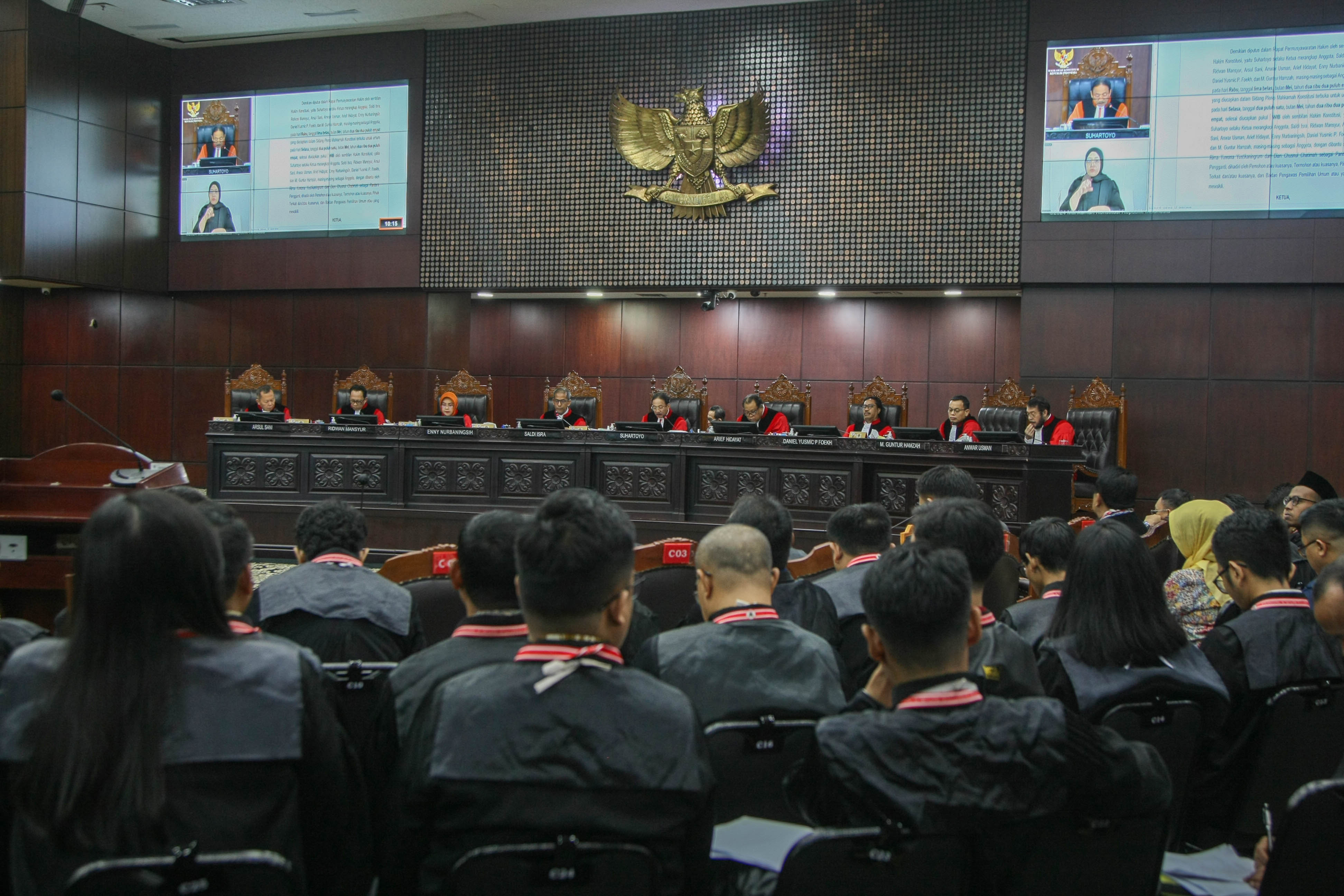 Hakim MK bacakan hasil sidang PHPU Pileg 2024