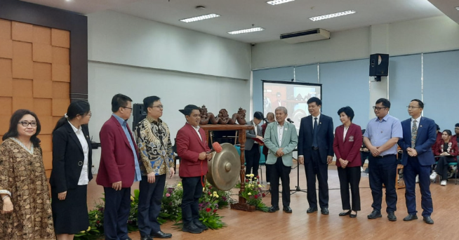 Seminar on Integrative Medicine di Kampus Untar 
