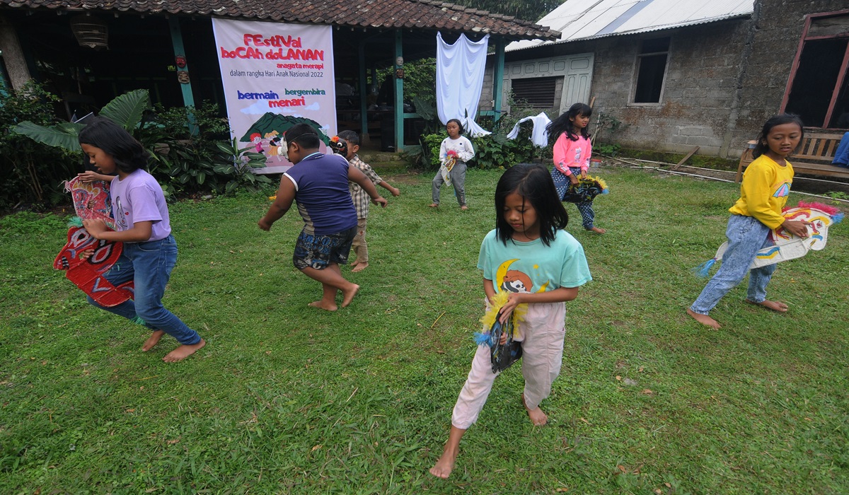 Tips Bagi Orangtua untuk Membentuk Cinta Anak pada Budaya Tradisional