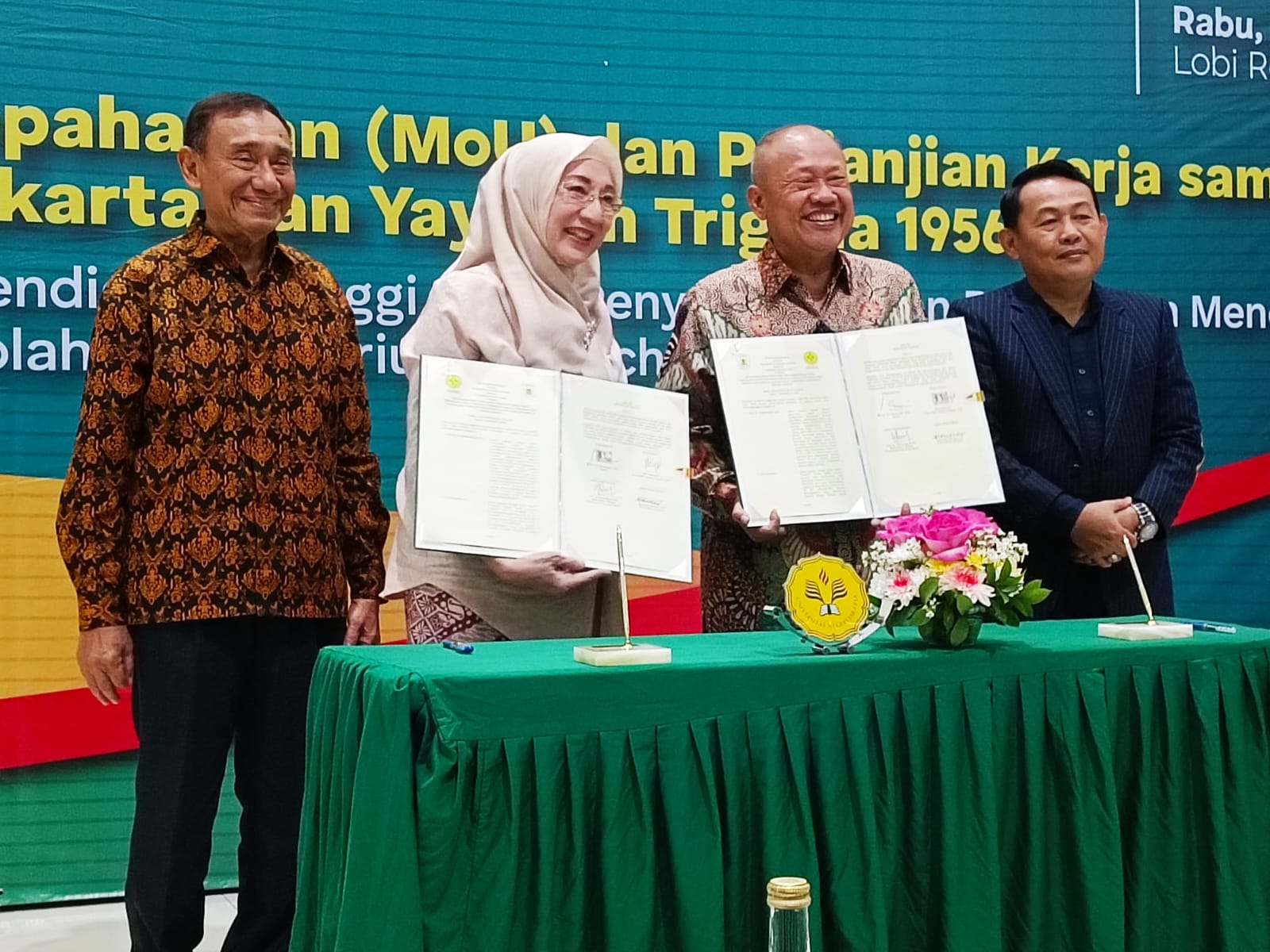 penandatanganan Nota Kesepahaman (MoU) dan Perjanjian Kerja Sama (PKS) oleh Universitas Negeri Jakarta (UNJ) dan Yayasan Triguna 1956. 