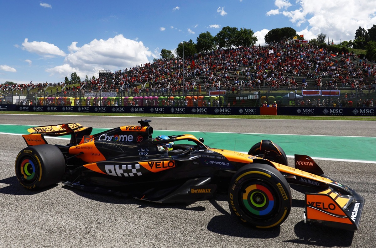 Pembalap muda Oscar Piastri menerima penalti grid tiga tempat setelah dianggap menghalangi pembalap lain selama sesi kualifikasi