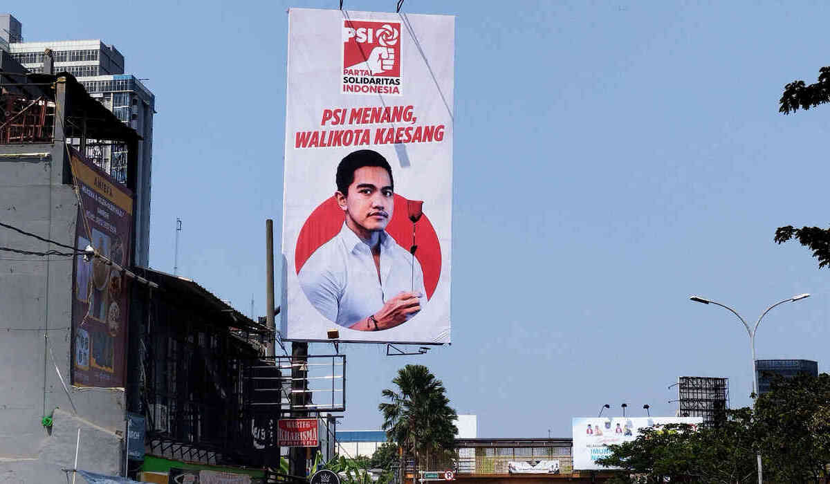Baliho PSI yang sempat diisukan akan mengusung Kaesang Pangarep sebagai calon walikota Depok.