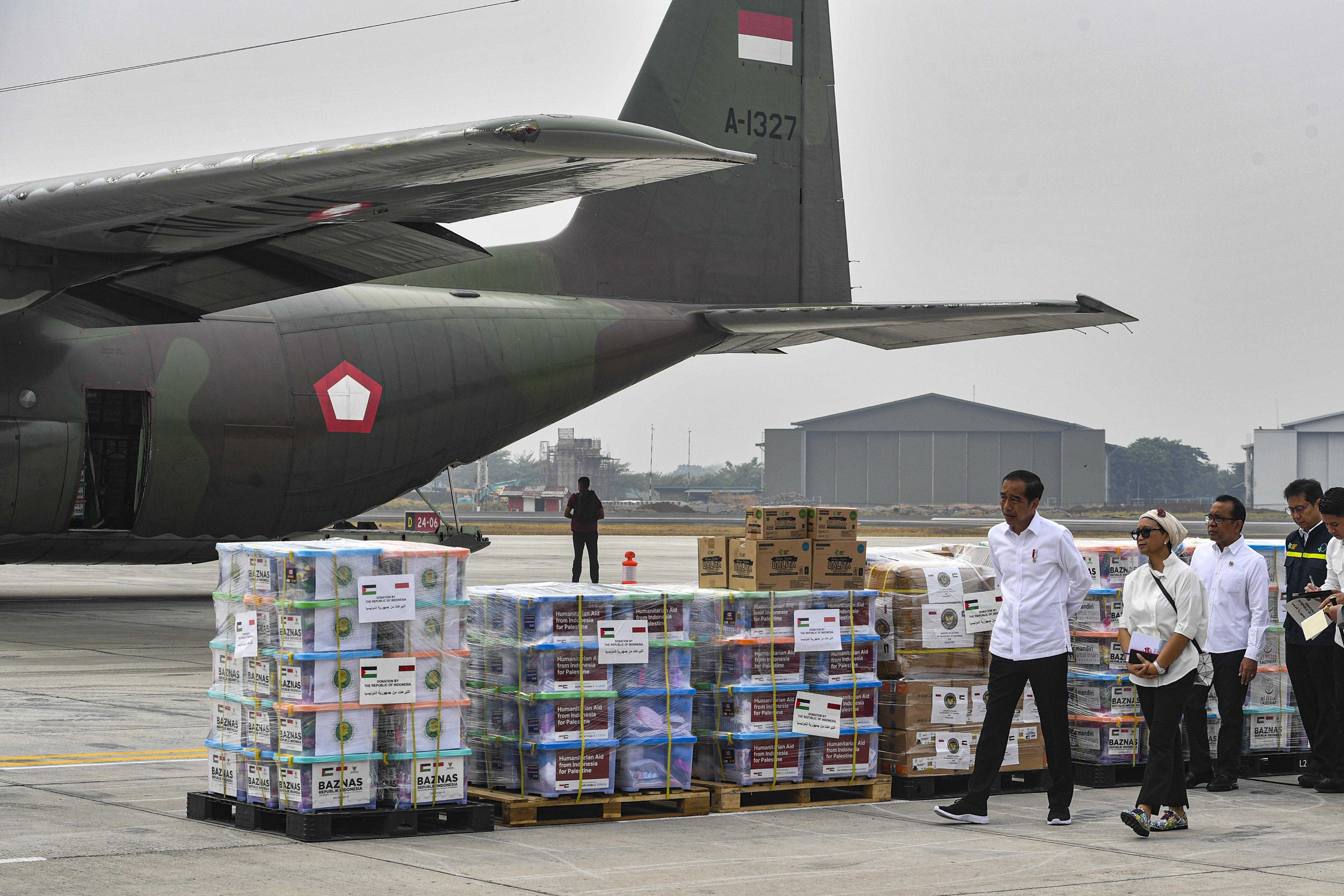 Presiden Jokwi lepas bantuan kemanusiaan untuk Palestina. 