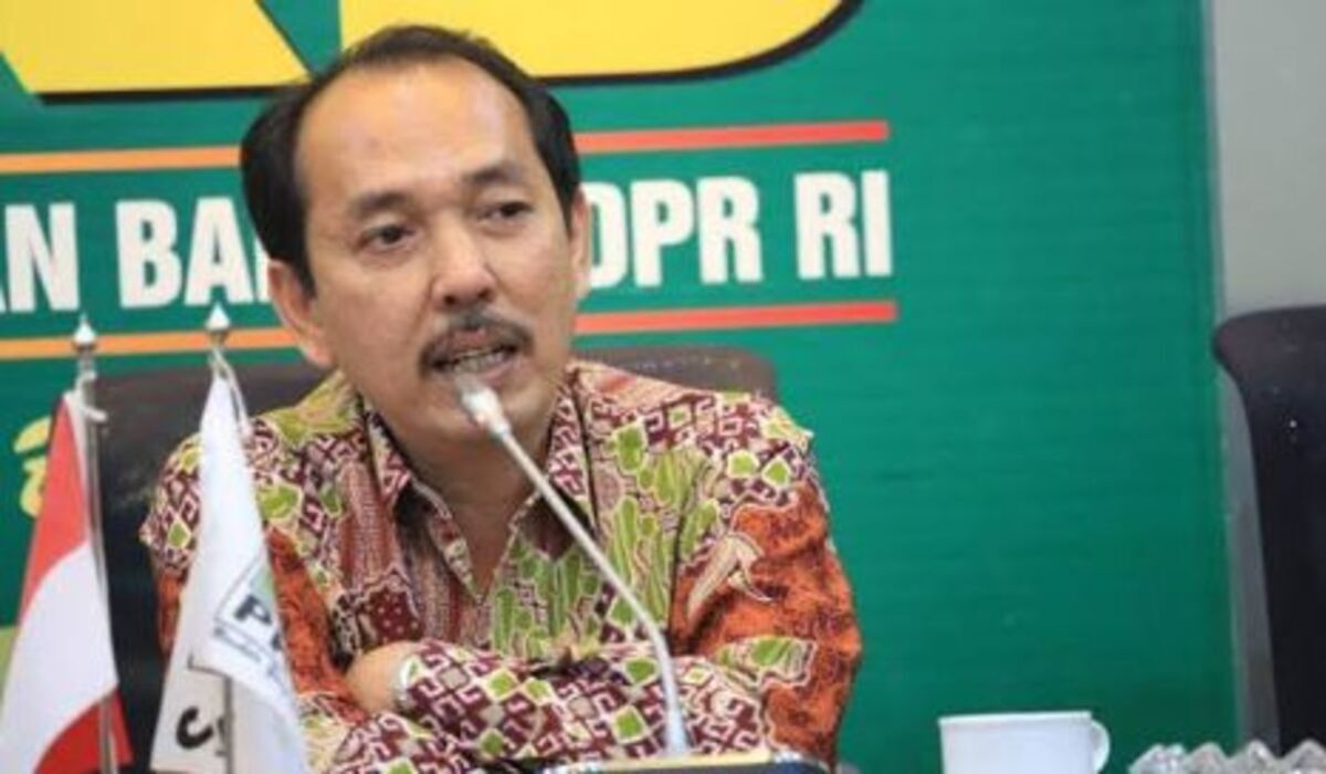 Wakil Ketua Komisi II DPR RI Yanuar Prihatin.