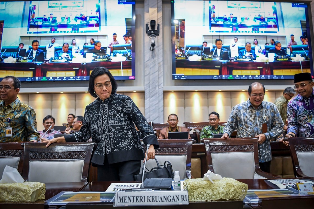Menkeu Sri Mulyani Akan Ke DPR Bila Rupiah Mendekati Rp16 Ribu/USD