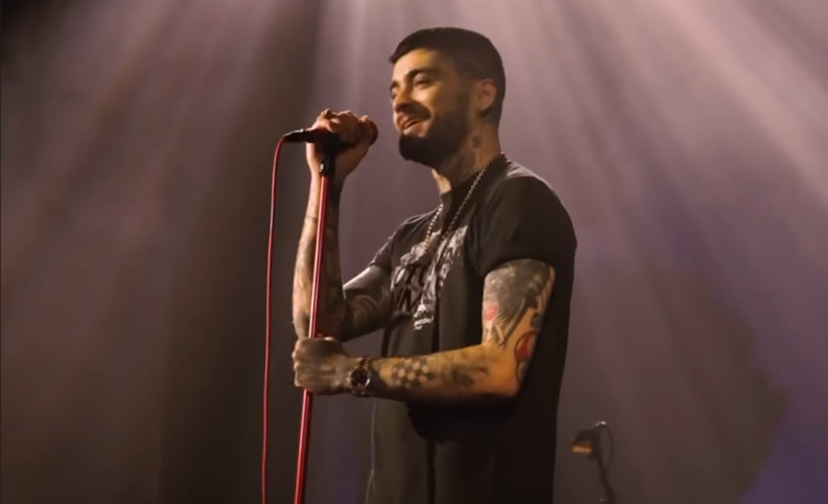 Setelah 9 tahun absen, Zayn Malik, mantan anggota One Direction, menggelar konser solo perdana di Shepherd's Bush Empire, London. 