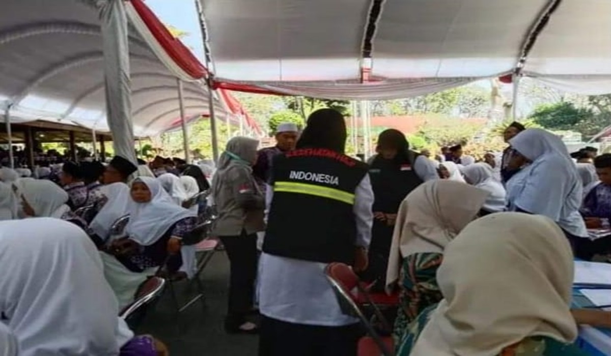 Calon jemaah haji Grobogan mulai mengumpulkan koper sebelum berangkat ke Tanah Suci.