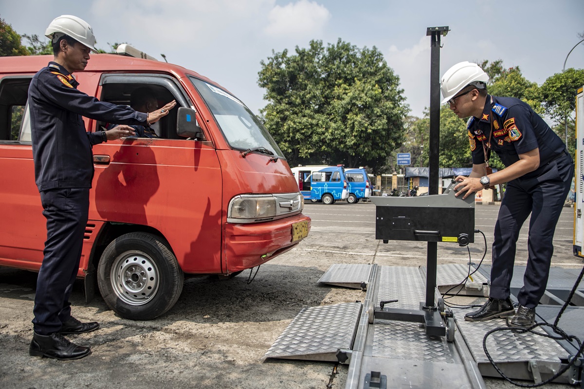 Kemenhub menekankan pentingnya pengujian kendaraan bermotor (PKB) atau KIR secara berkala sebagai langkah pencegahan kecelakaan lalu lintas.