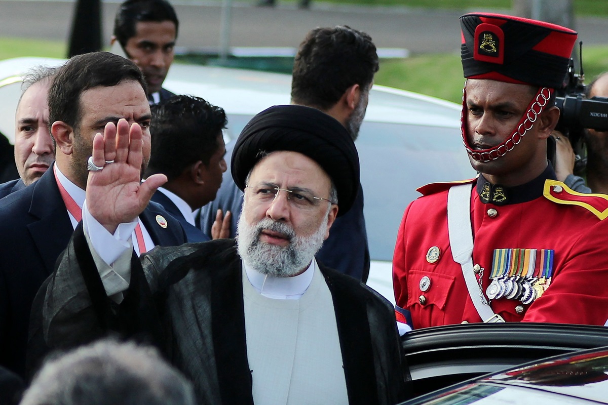 Mantan Menlu Iran, Mohammad Javad Zarif, menyalahkan Amerika Serikat atas kematian Presiden Ebrahim Raisi dan rombongannya dalam kecelakaan 