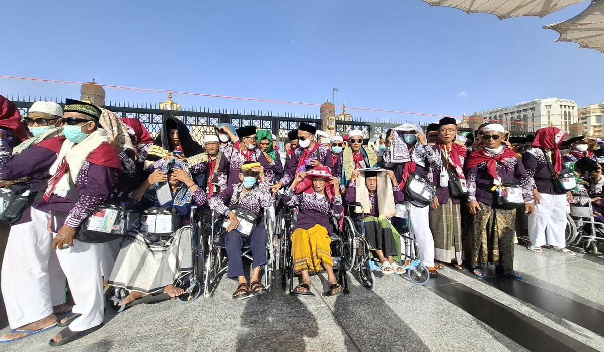Jemaah haji Indonesia memasuki Raudhoh.