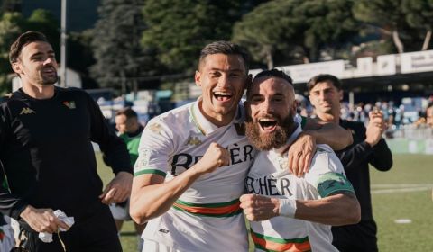 Bek Venezia Jay Idzes (kiri) 