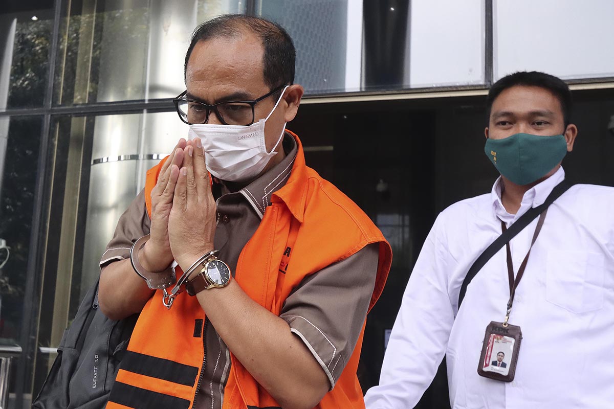 Hakim agung nonaktif Gazalba Saleh (kiri).