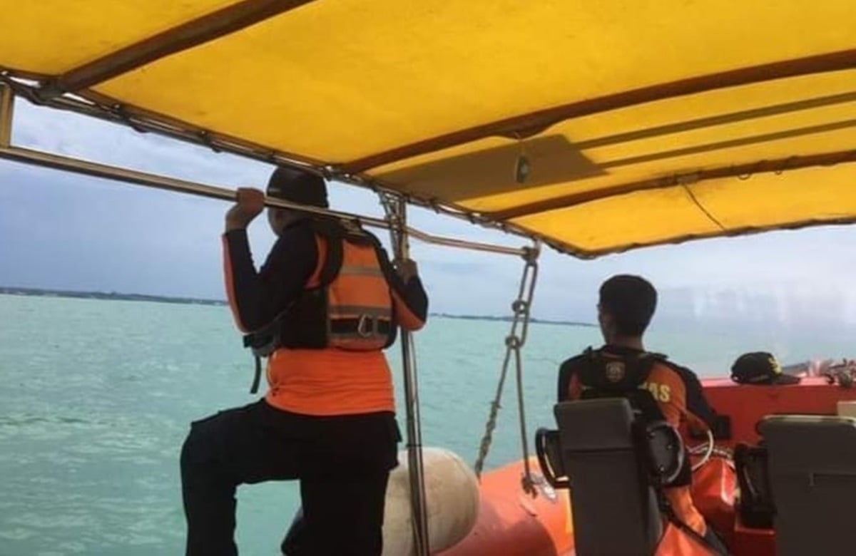 Basarnas Semarang melanjutkan pencarian dua nelayan di Perairan Laut Jawa bagian utara Jawa Tengah, yang dilaporkan hilang saat melaut. 