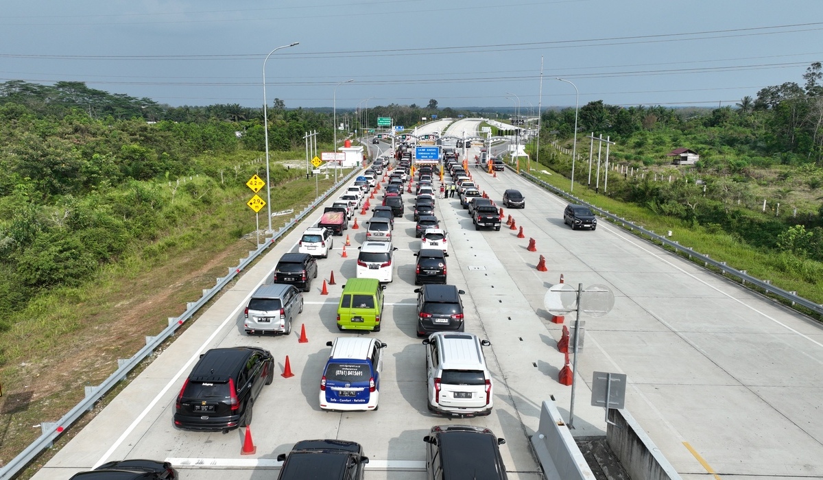 Lalu lintas arus Mudik Lebaran 2024 di Tol TransSumatra.