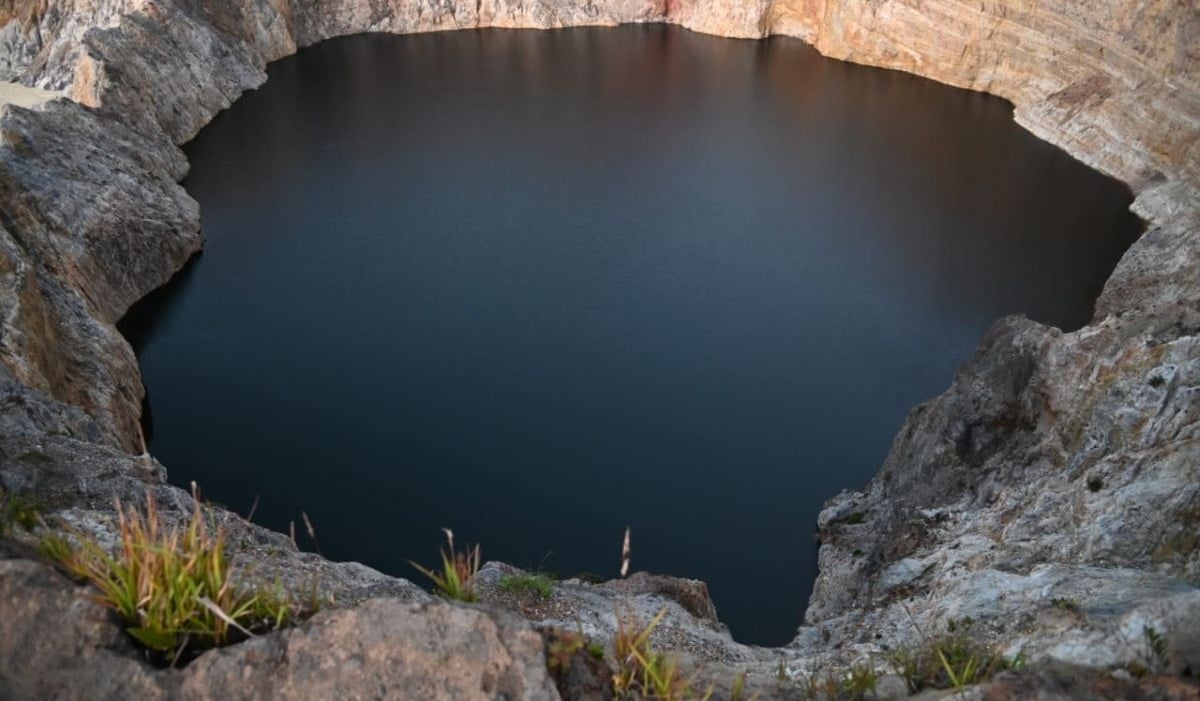 Air Danau Ata Polo, satu dari tiga Danau Kelimutu di Kabupaten Ende, Nusa Tenggara Timur.