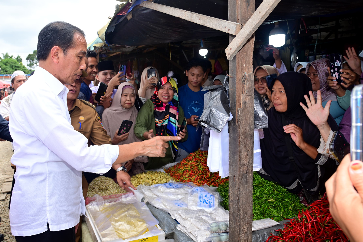 Presiden Jokowi meninjau Pasar Lawang Agung di Sumatera Selatan