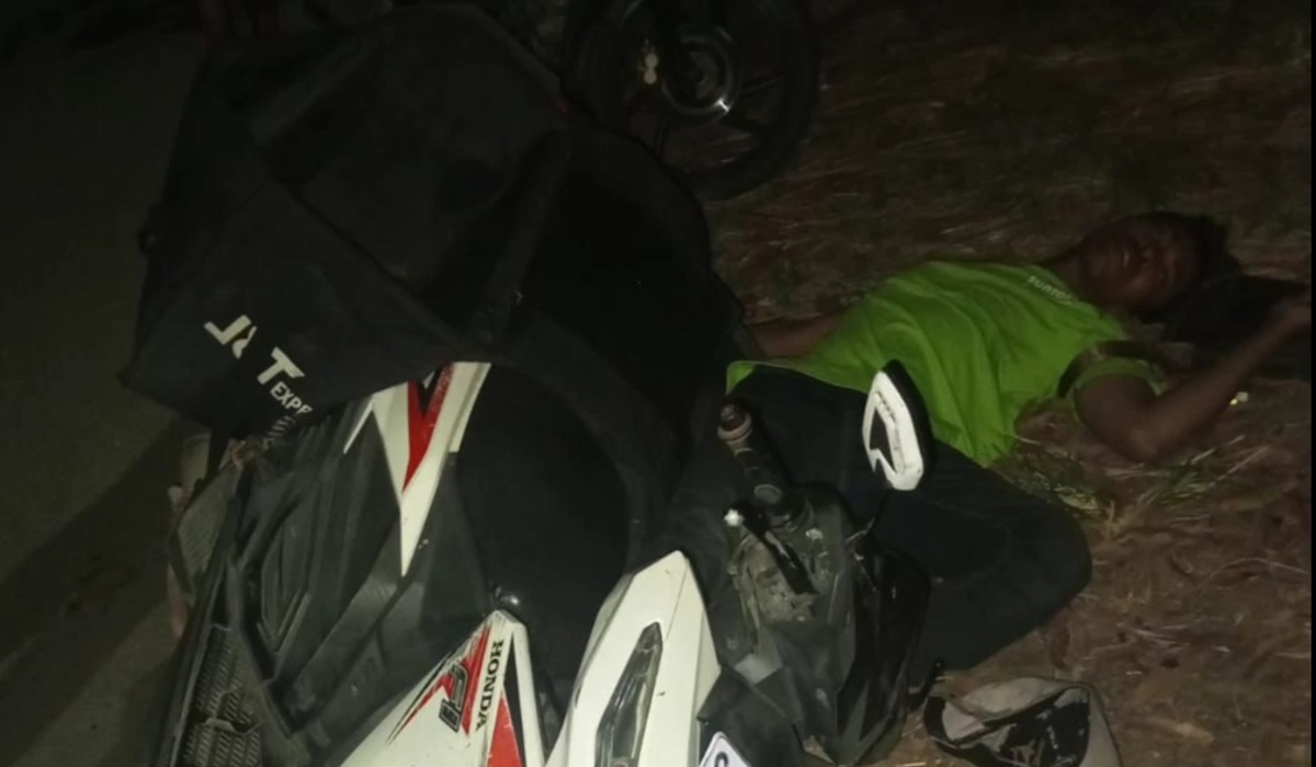 Subandi, kurir online yang mengaku korban begal, ditemukan tergeletak.