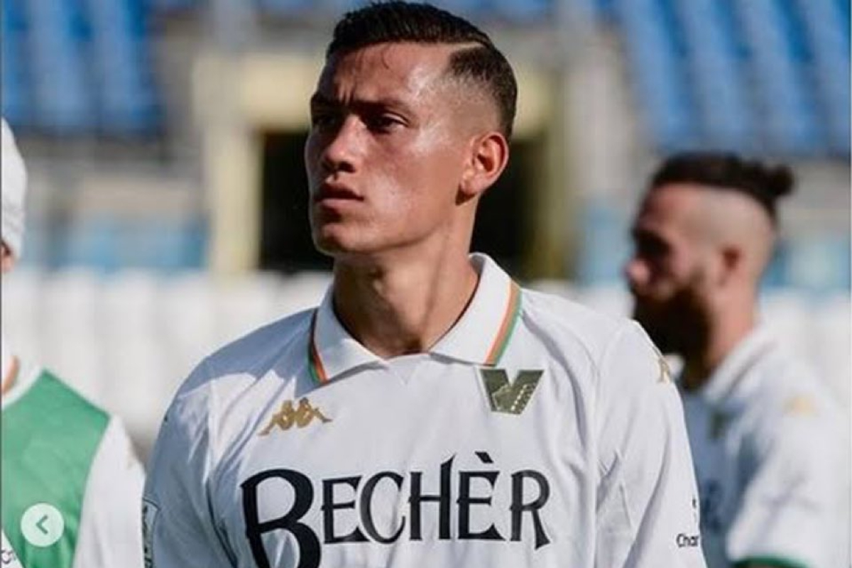 Bek Timnas Indonesia, Jay Idzes tampil penuh di laga Vanezia vs Palermo 