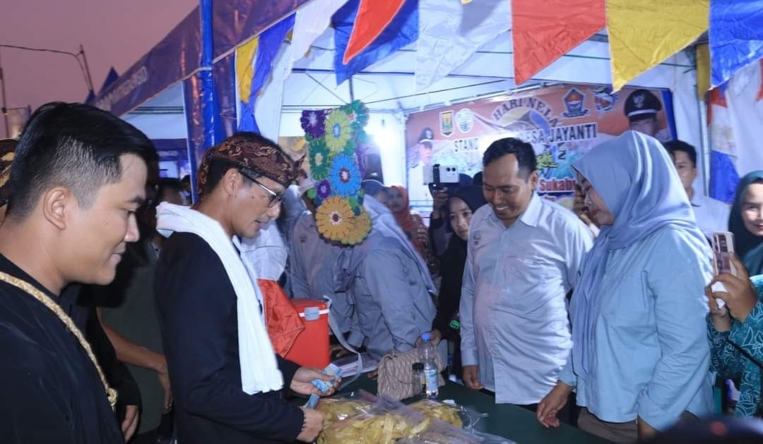 Menteri Pariwisata dan Ekonomi Kreatif Sandiaga Uno menghadiri Festival dan Gelar Budaya Hari Nelayan ke-64 di Kabupaten Sukabumi