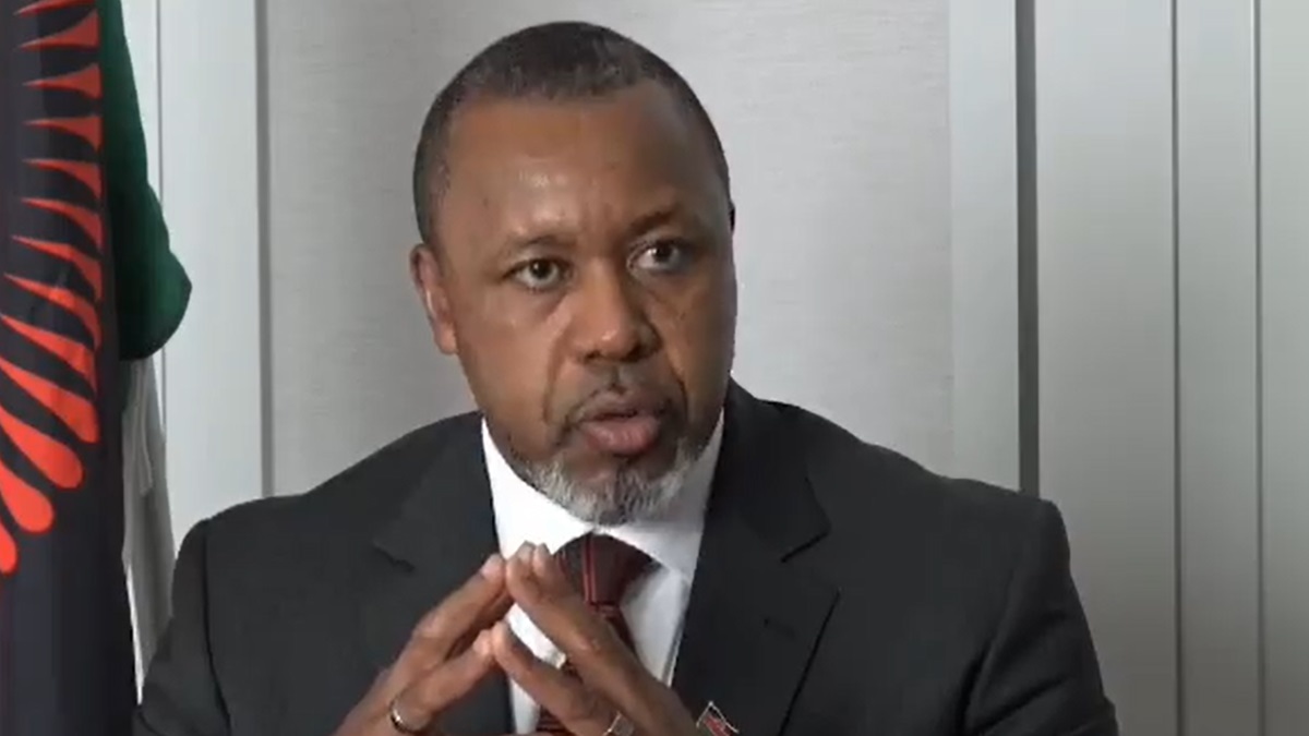 Pesawat yang membawa Wakil Presiden Malawi Saulos Chilima dan sembilan orang lainnya hilang dari radar 